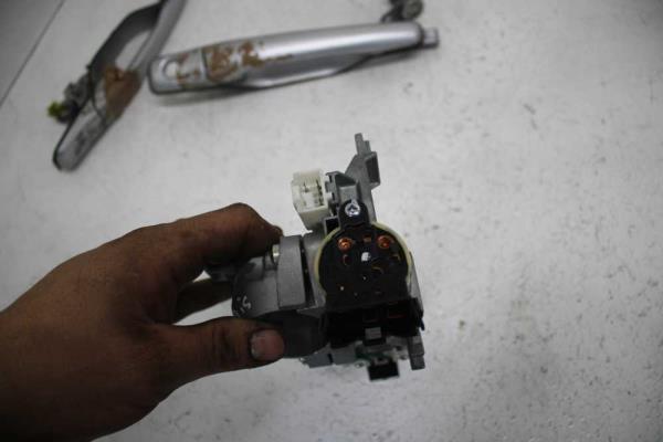 CONTACT + BARRILET COMPLET MITSUBISHI GRANDIS - Vue 3